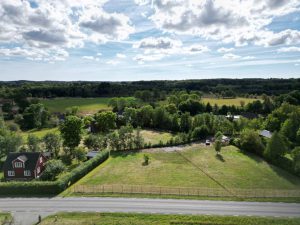Hitta ditt unika drömhem hos Inspiranda. Vi erbjuder exklusiva hus till salu på Österlen och i Skåne – totalrenoverade eller nybyggda i genuin, tidlös stil.